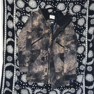 BURTON SNOWBARDING JACKET W/OUT TAGS